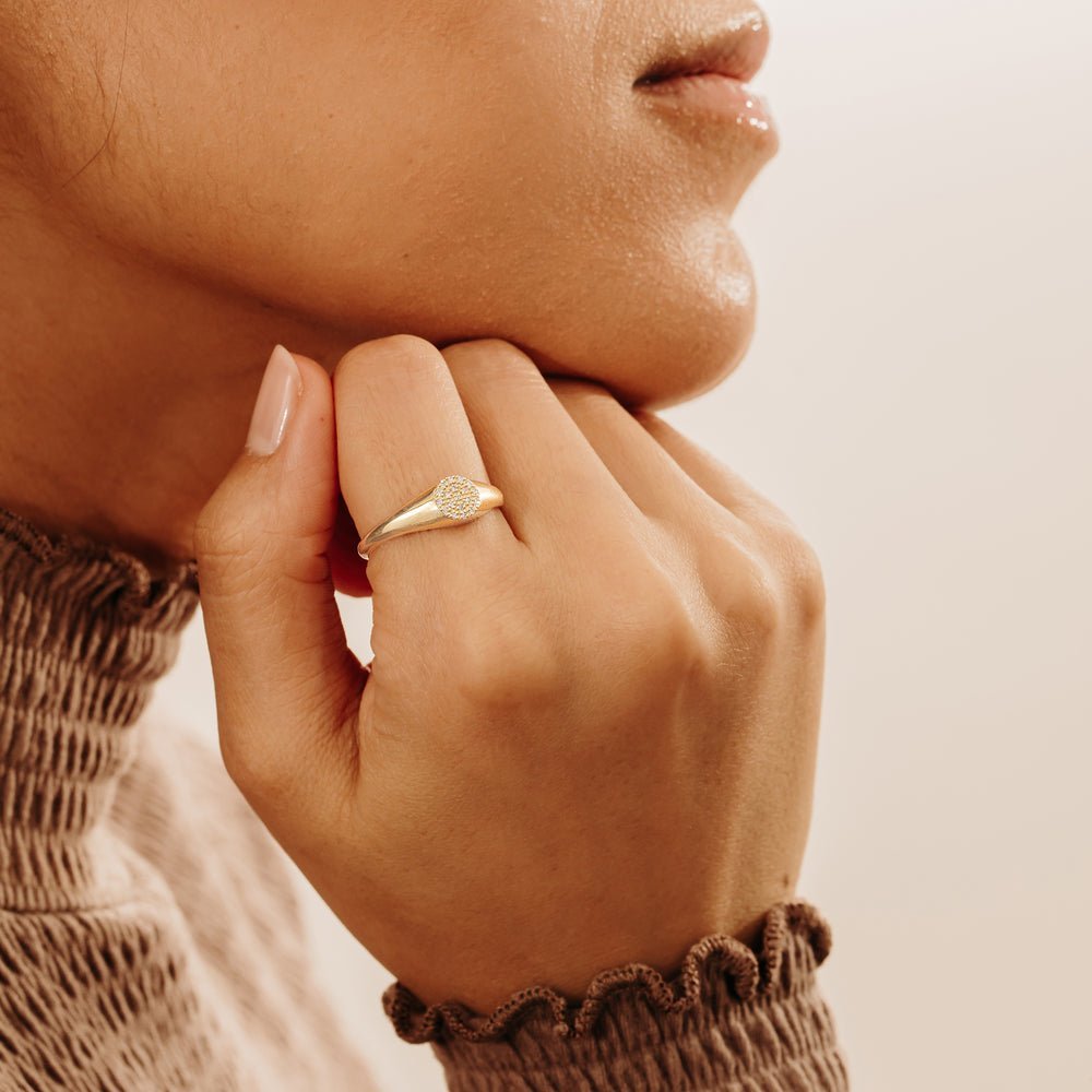Natural Diamond Circle Signet Ring
